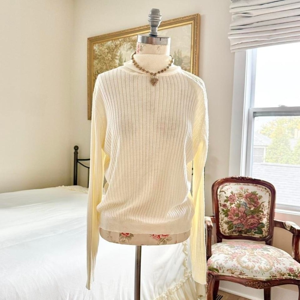 cream turtleneck sweater vintage womens size large